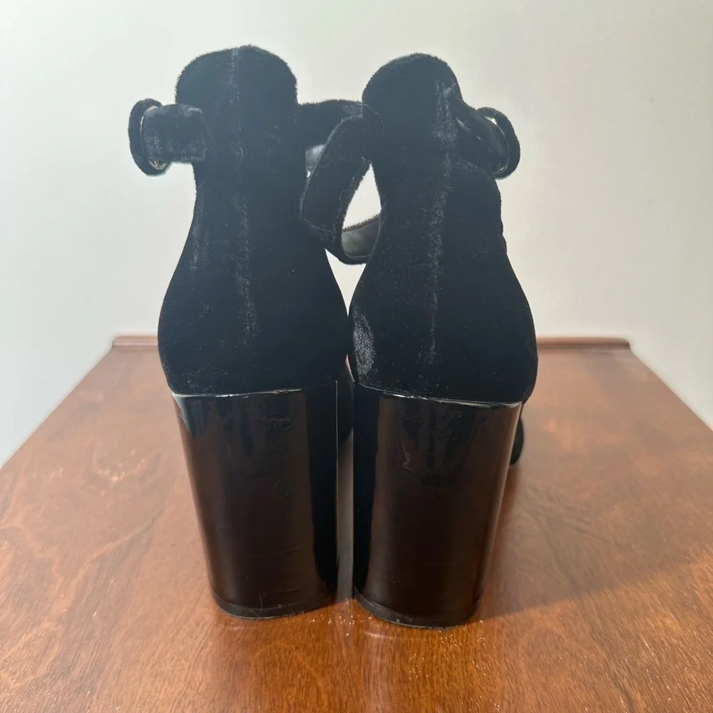 Marc Fisher Elegant Black Velvet Women's Heels - Picture 5 of 11